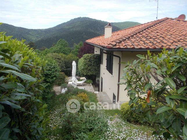 Casa indipendente in residenziale in 