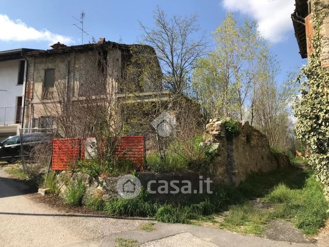 Rustico/casale in residenziale in Via Colombaio