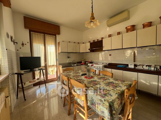 Villa in residenziale in Via Giovanni Pascoli