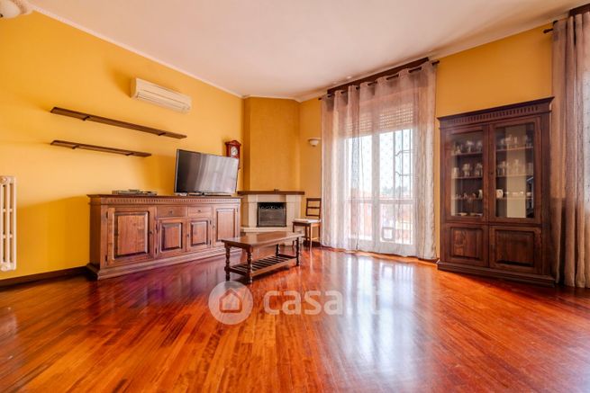 Appartamento in residenziale in Via Pitagora 5
