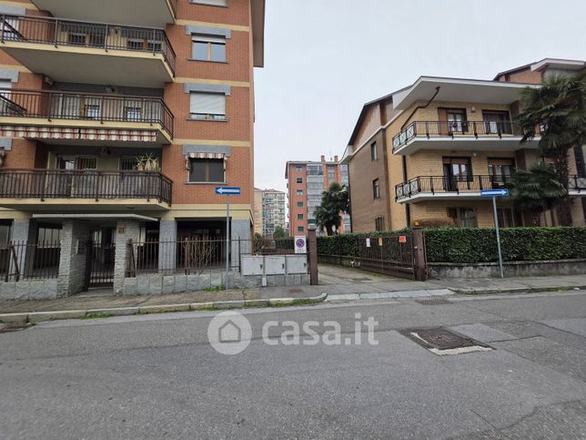 Box/posto auto in residenziale in Via Bolzano 21