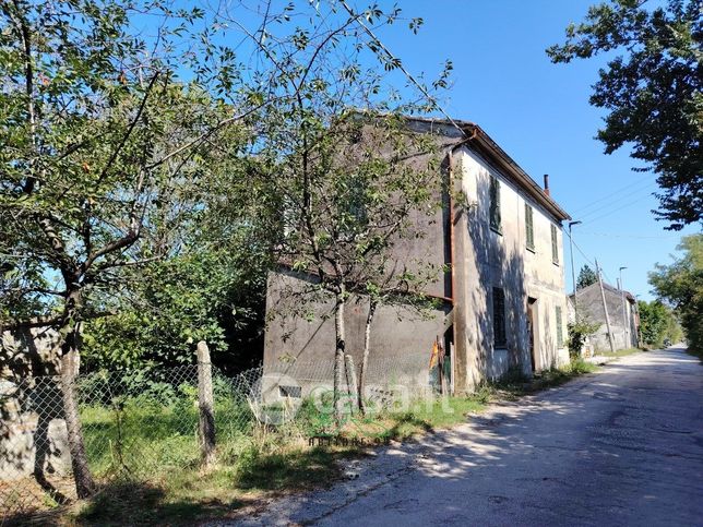 Casa indipendente in residenziale in Strada delle Caminate 24