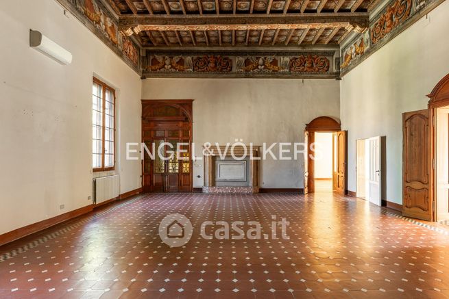 Appartamento in residenziale in Via Montebello 35