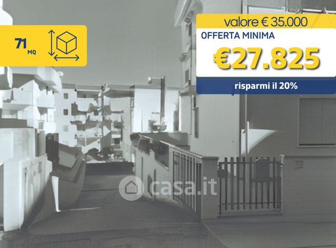 Box/posto auto in residenziale in Via Gaetano Salvemini