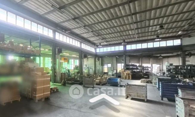 Capannone in commerciale in Via Fonte Fano