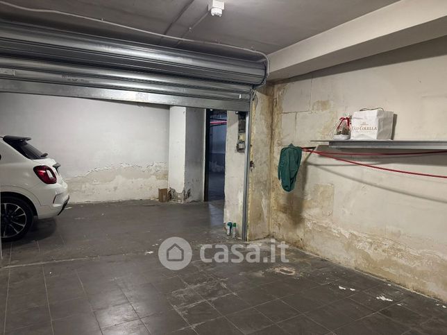 Garage/posto auto in residenziale in Via San Giacomo dei Capri