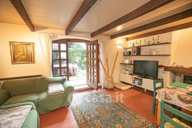 Casa indipendente in residenziale in Via Camilla