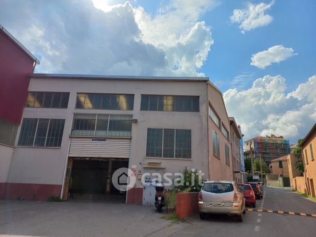 Capannone in commerciale in Via NicolÃ² Tommaseo
