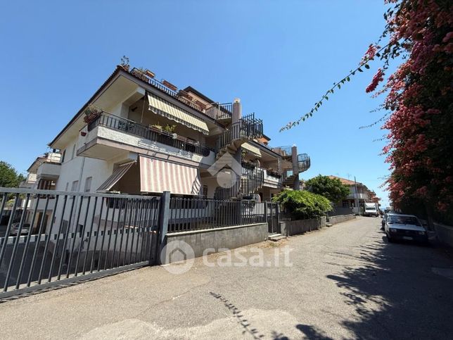 Appartamento in residenziale in Via Scuole 20