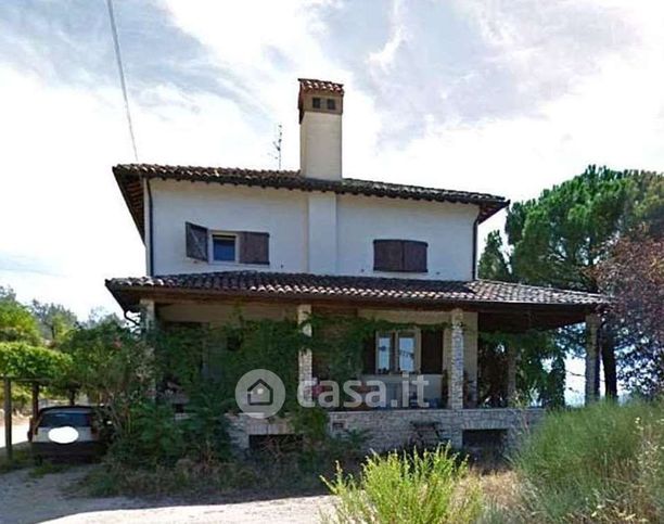 Casa indipendente in residenziale in Via Lombardia 4