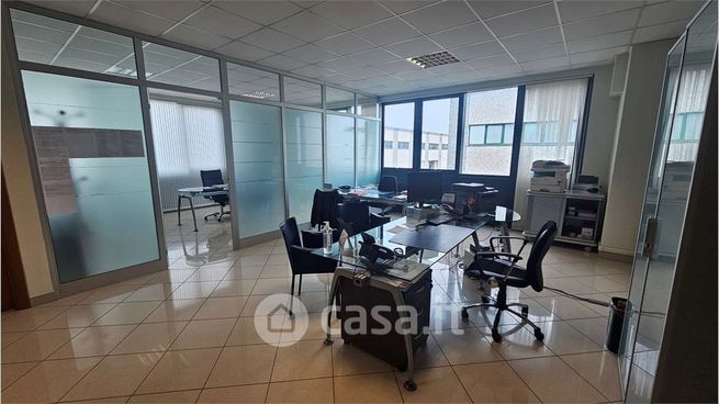 Ufficio in commerciale in Via Emilia Ovest