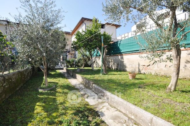 Casa indipendente in residenziale in Viale Montegrappa