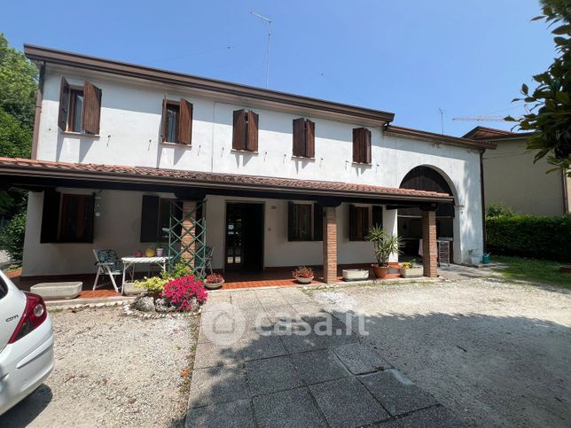 Casa indipendente in residenziale in