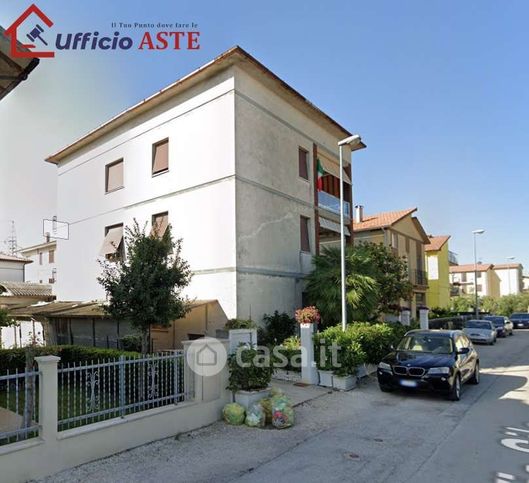 Appartamento in residenziale in Via Sila 16