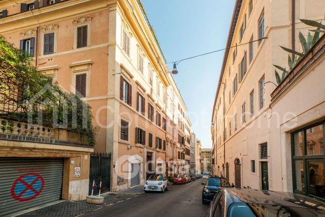 Appartamento in residenziale in Via della Consulta 52