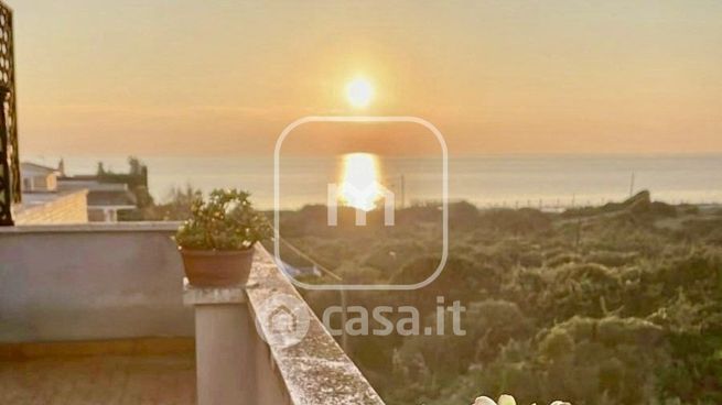 Appartamento in residenziale in Lungomare Ugo Tognazzi 4