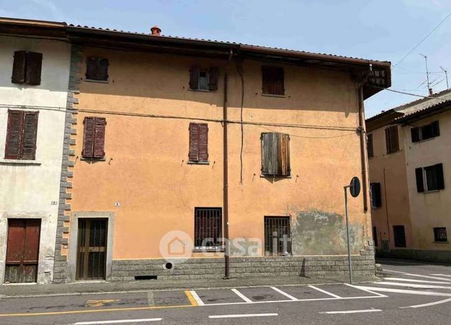 Casa bi/trifamiliare in residenziale in Via Don Giuseppe Ronchetti