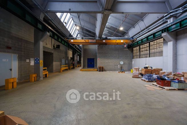 Capannone in commerciale in Corso Enrico Tazzoli