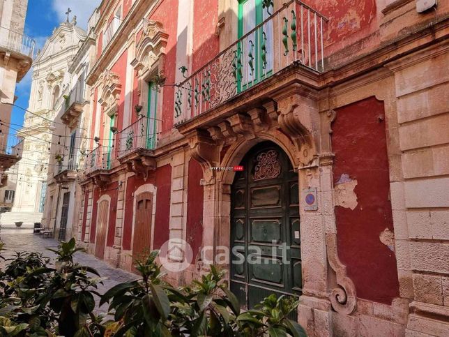 Appartamento in residenziale in Via Cirillo 12