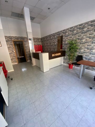 Negozio/locale commerciale in commerciale in Corso Unione Sovietica 341