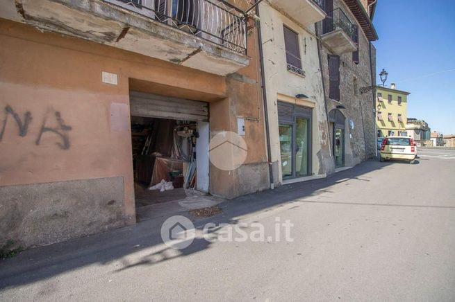 Garage/posto auto in residenziale in Viale 13 Giugno 2