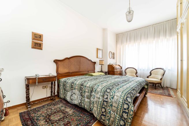 Appartamento in residenziale in Via Prospero Finzi 19