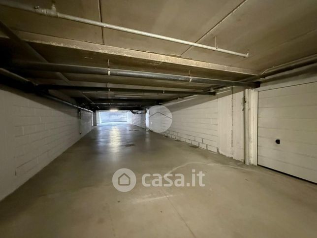 Capannone in commerciale in Via Cav. Carlo Pagliarini 1