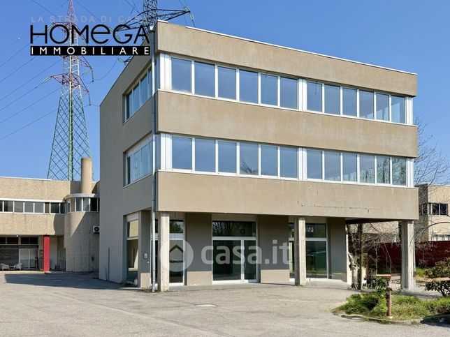 Ufficio in commerciale in Via Isonzo 16