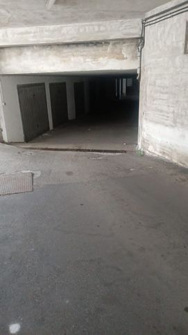 Box/posto auto in residenziale in Via Luigi Capuana 12
