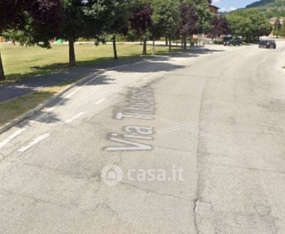 Capannone in commerciale in Via Tiberina 243