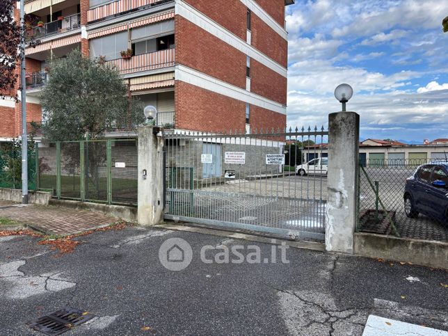 Box/posto auto in residenziale in Via degli Alpini 7