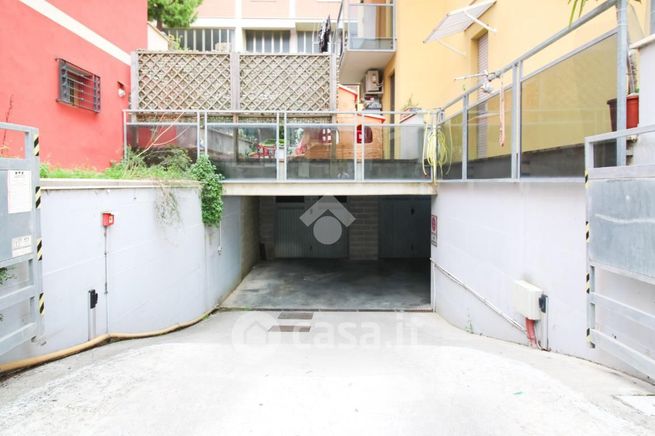 Garage/posto auto in residenziale in Via G. Verdi 60