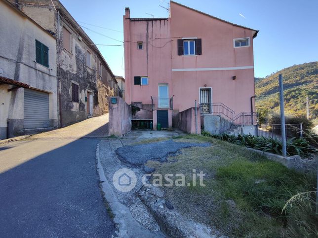 Casa indipendente in residenziale in Via della Costa 12