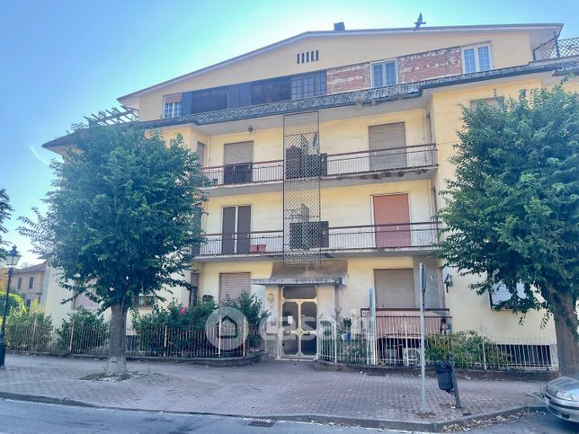 Appartamento in residenziale in Viale Regina Elena 16