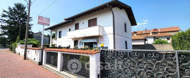 Attivitã /licenza (con o senza mura) in commerciale in Via Liserta 15
