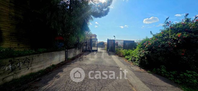 Box/posto auto in residenziale in Via Litteri 90