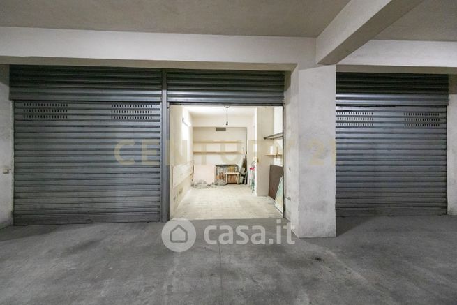 Garage/posto auto in residenziale in Via Firenze 24