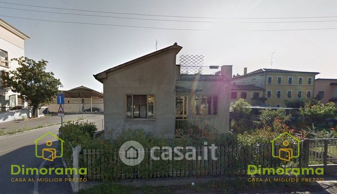 Casa indipendente in residenziale in Via Roma 89