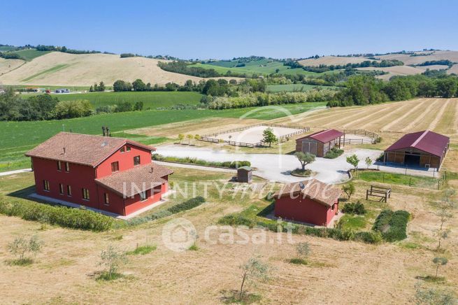 Rustico/casale in residenziale in Contrada Santa Maria 460