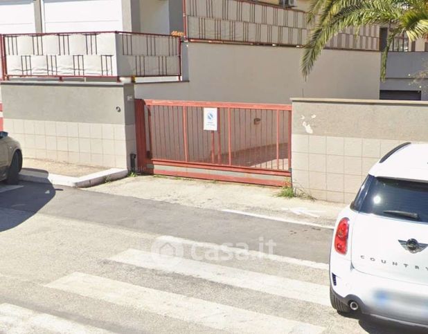 Box/posto auto in residenziale in Via Arenazza 114