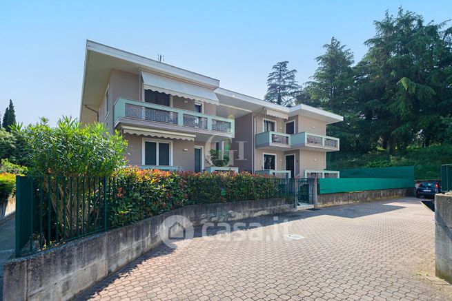 Appartamento in residenziale in Via Mezzocolle 19
