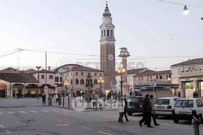 Ufficio in commerciale in 