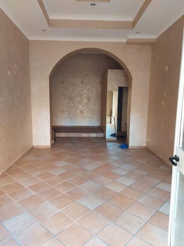 Negozio/locale commerciale in commerciale in Via dei Gerani 55