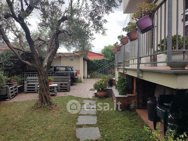 Casa bi/trifamiliare in residenziale in Viale XX Settembre