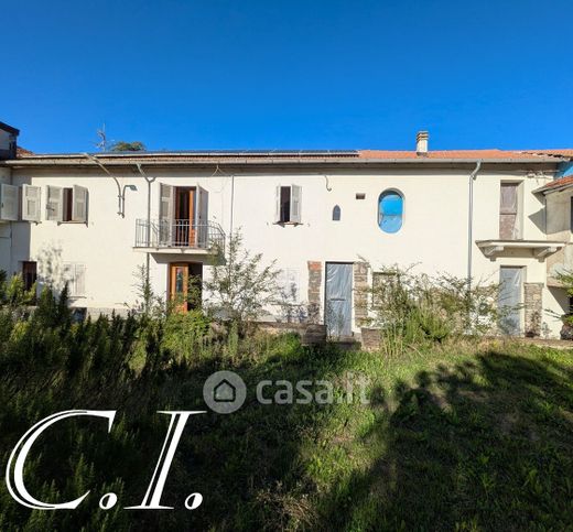 Casa indipendente in residenziale in Via dei Rossi 35