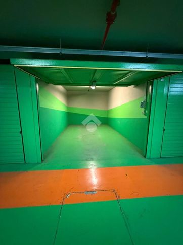 Box/posto auto in residenziale in Viale XXI Aprile 38