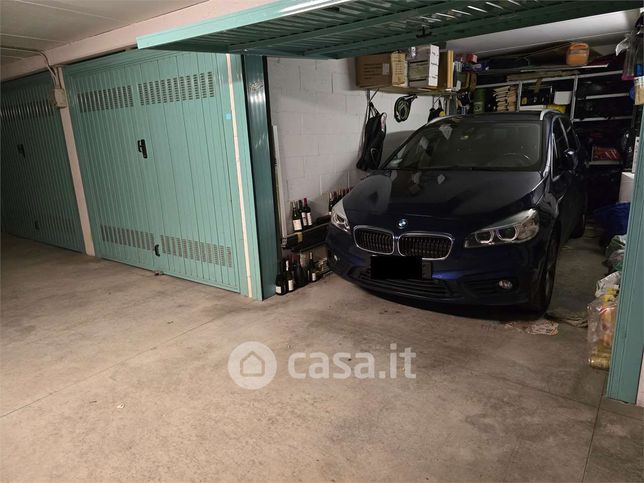 Garage/posto auto in residenziale in Via Edilio Raggio