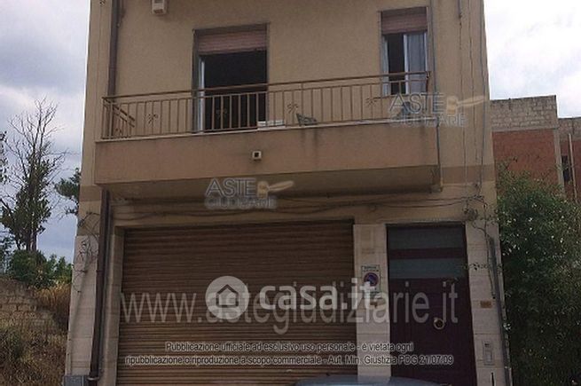 Garage/posto auto in residenziale in Via A. Banfi 25