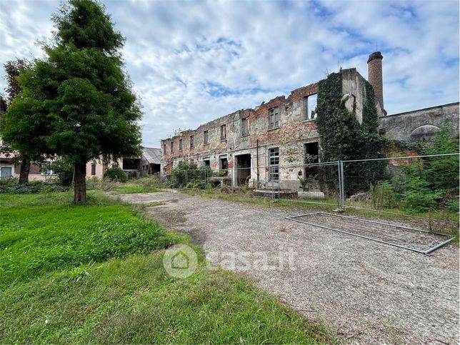 Terreno edificabile in residenziale in Via Molino