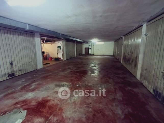 Box/posto auto in residenziale in 